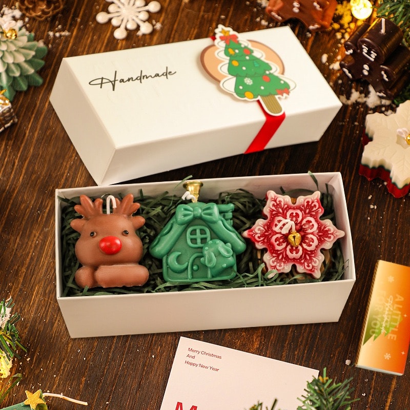 Reindeer, House & Snowflake - three-candle Christmas gift box