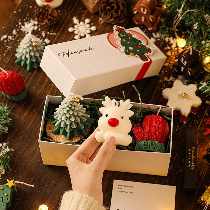 Pine Tree, Reindeer & Mitten - three-candle Christmas gift box